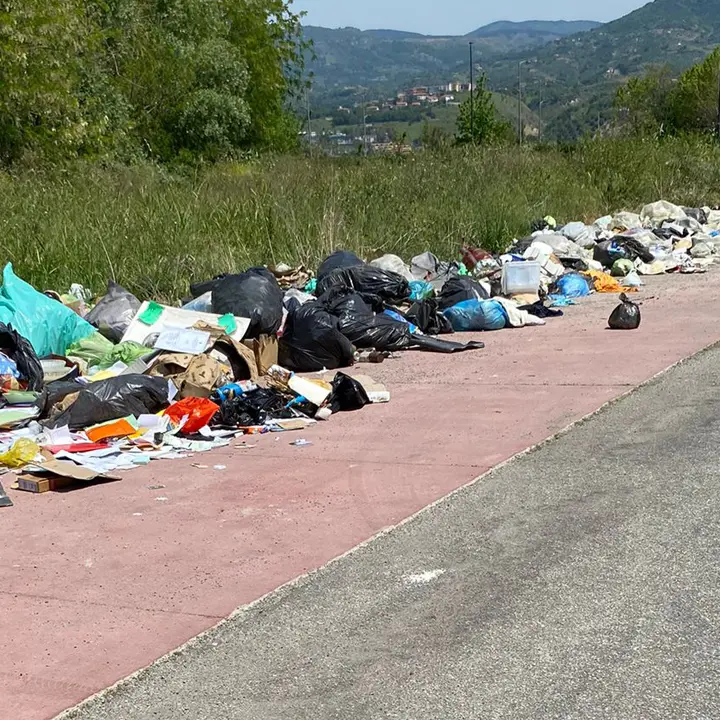 Rende, una discarica a cielo aperto proprio in centro città