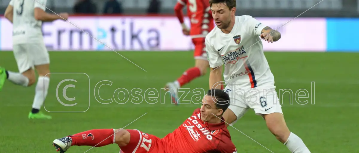Cosenza, sarà l'anno di Calò? Il centrocampista fedelissimo di Caserta