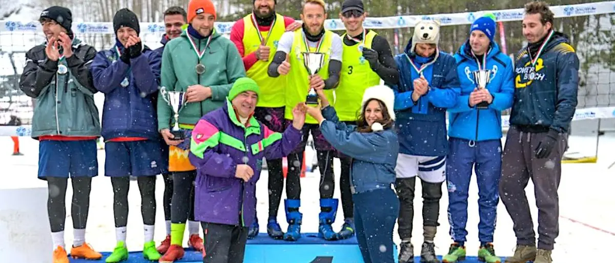 Lorica, famiglie in estasi per la pallavolo sulla neve