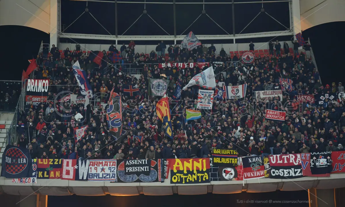 Cosenza, a Bari una vittoria che manca da 33 anni: l’ultima volta era il 1993\n