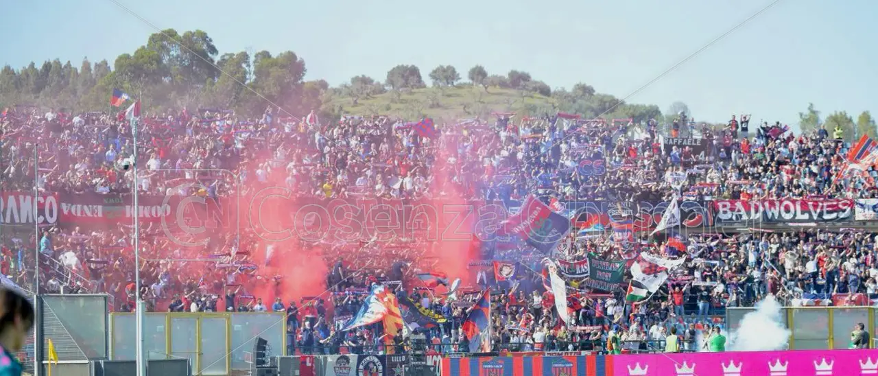 Addio a Salvatore Iaccino, la Curva Nord: «Lo ricorderemo nel nostro settore»