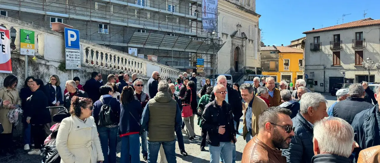 Rogliano, sit-in di protesta in difesa dell'Ospedale e della sanità pubblica