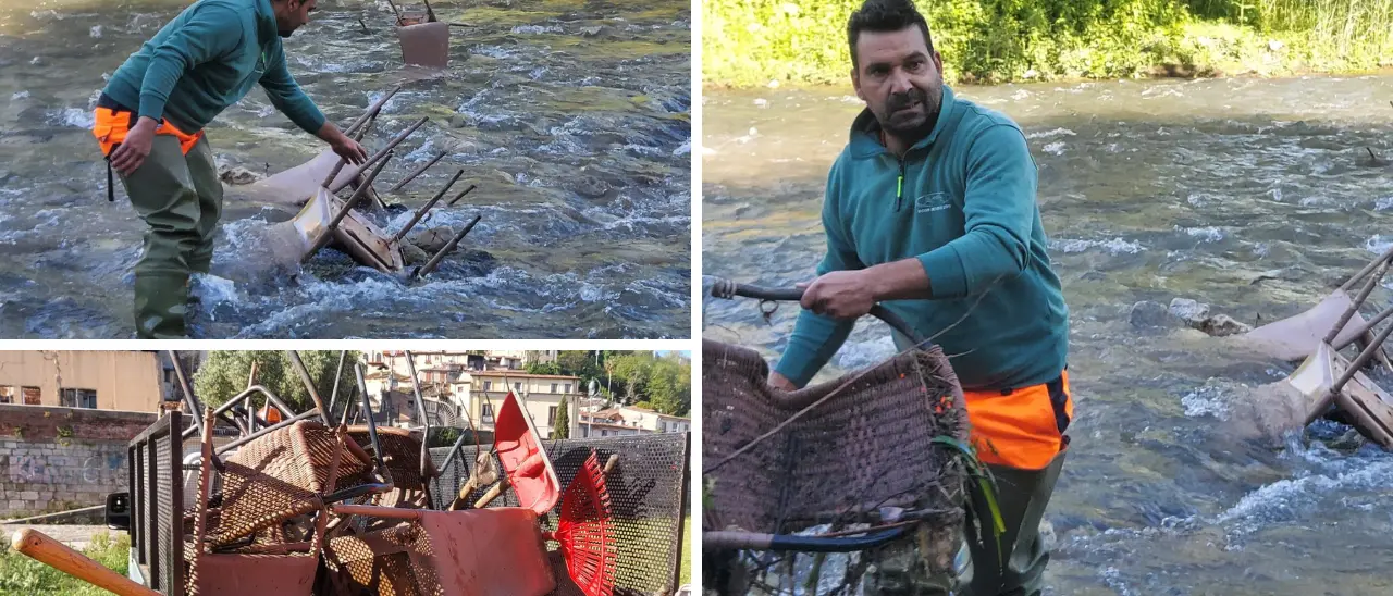 Cosenza, follia nel Crati. Gettano sedie nel fiume per smaltirle