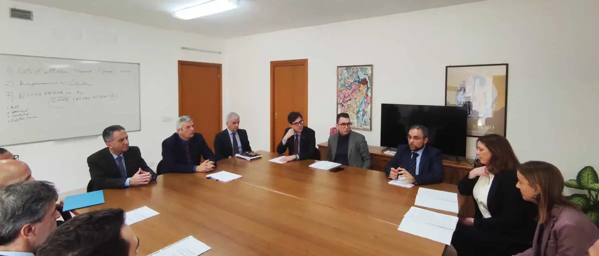 Medicina all'Unical, firmati i primi contratti di lavoro. Da giovedì in corsia all'Annunziata | I NOMI