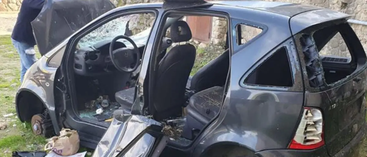 Cosenza, veicoli abbandonati in città. Parla Caruso: «Saranno rimossi»