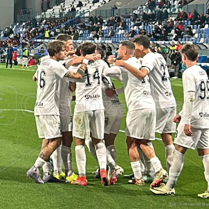 Cosenza, Reggiana fatta a fette. D'Orazio, Tutino e Forte rilanciano i Lupi (0-4)