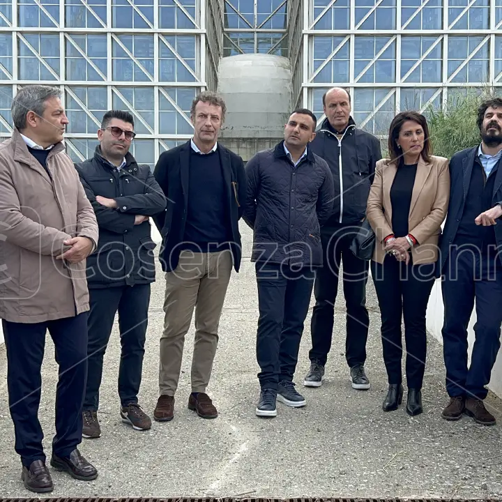 Stasi contro Occhiuto, Antoniozzi e la minoranza di Cosenza: «Fusione servirà anche Corigliano Rossano»