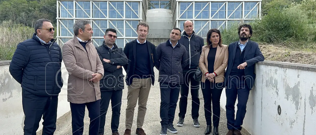 Stasi contro Occhiuto, Antoniozzi e la minoranza di Cosenza: «Fusione servirà anche Corigliano Rossano»