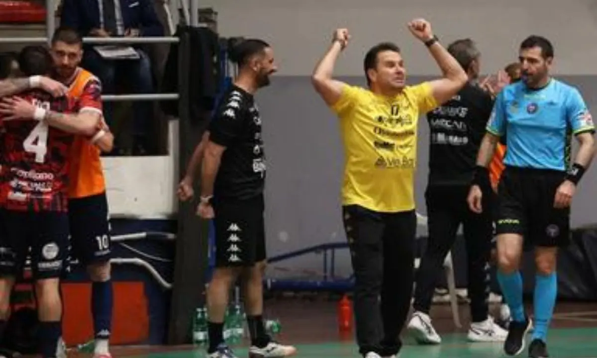 Pirossigeno Cosenza, parla mister Tuoto: «Ecco perché non siamo partiti bene, Avellino trasferta complicata per chiunque»
