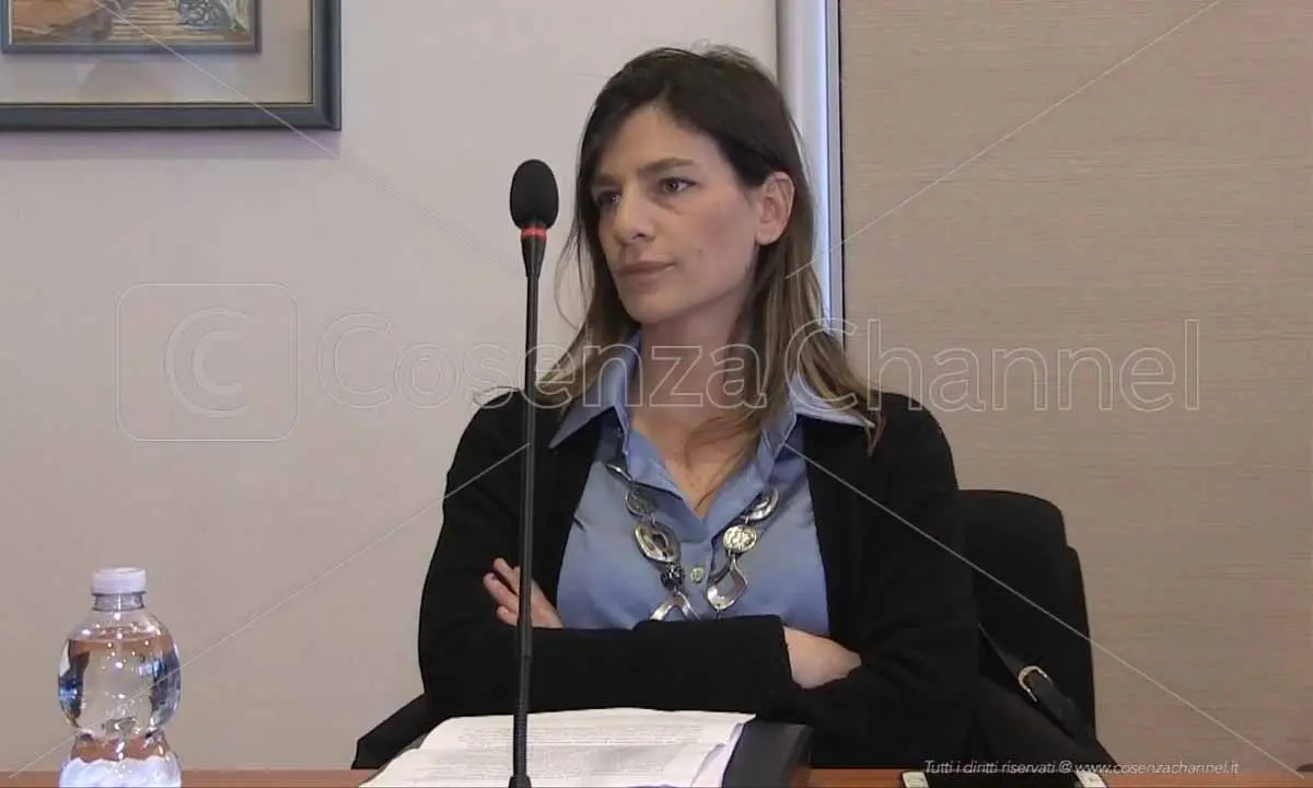 Città unica, Anselmo (M5S): «Necessario prima uno studio di fattibilità»