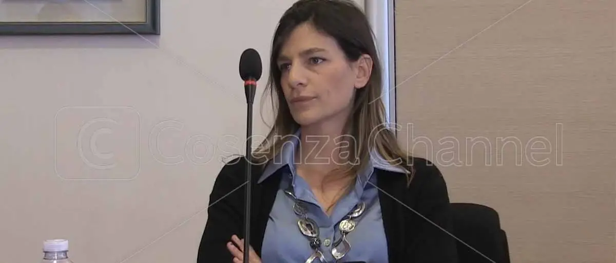 Città unica, Anselmo (M5S): «Necessario prima uno studio di fattibilità»