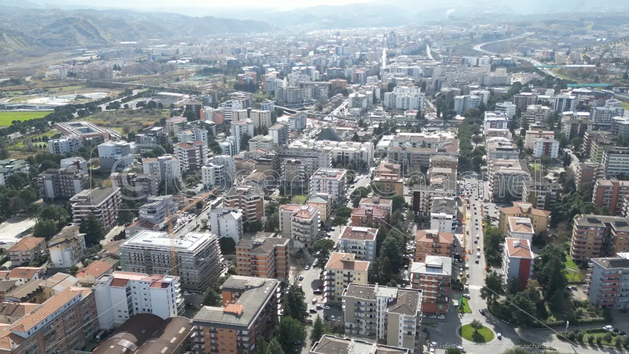 Cosenza, la gestione collegiale della droga: «Chi non ci sta viene sparato»