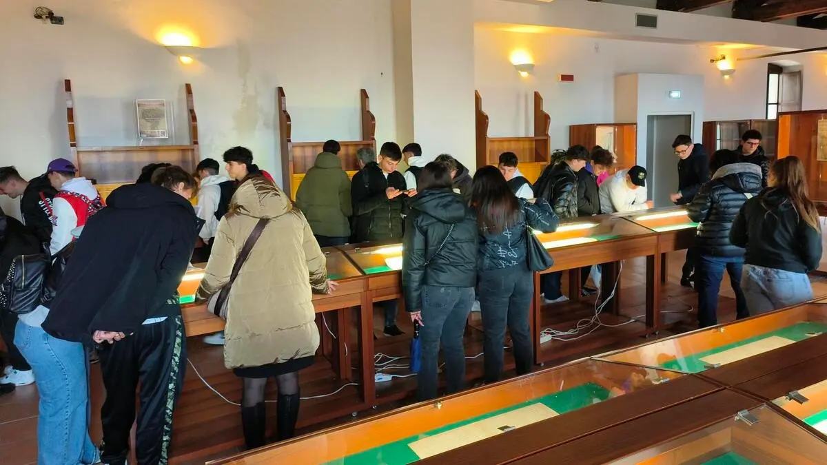 Cosenza, laboratorio didattico all'Archivio di Stato sulle carte storiche