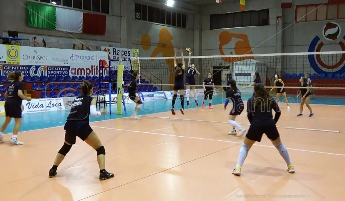 San Lucido, il derby di volley del Tirreno se lo aggiudicano le atlete della Races Finance