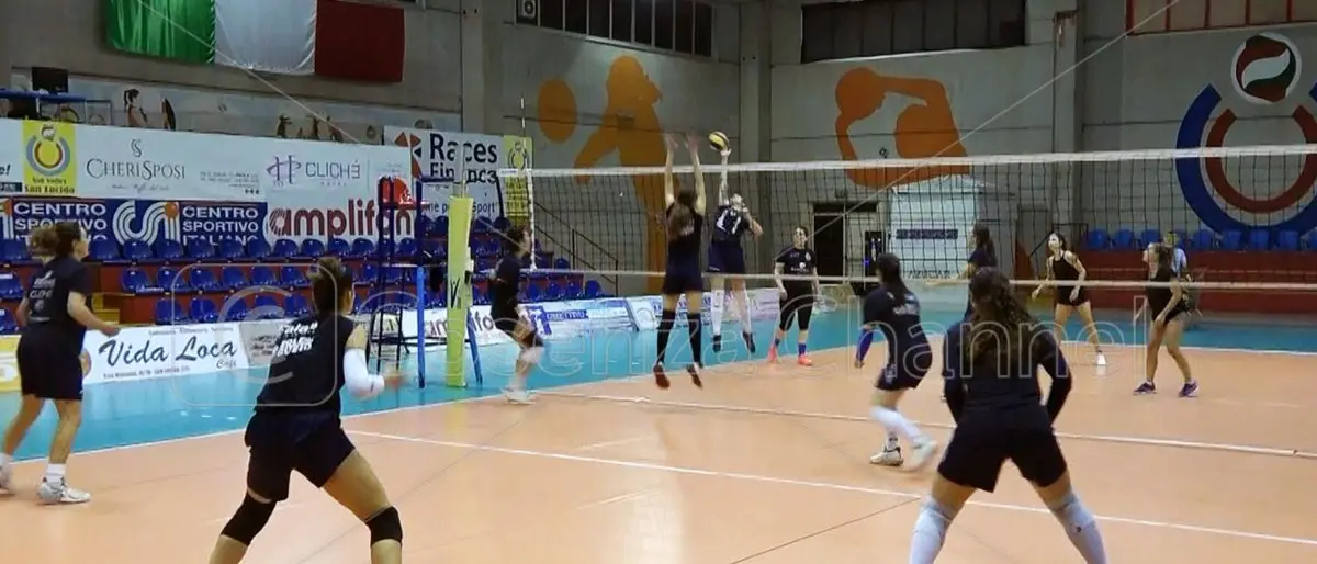 San Lucido, il derby di volley del Tirreno se lo aggiudicano le atlete della Races Finance