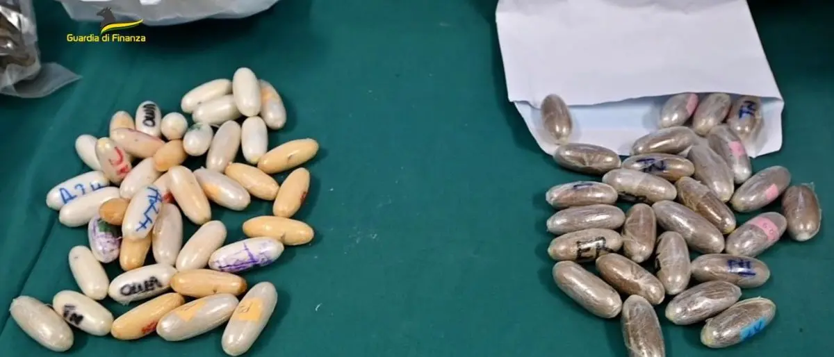 Sgominata un'associazione criminale che spacciava droga: 18 arresti | FOTO