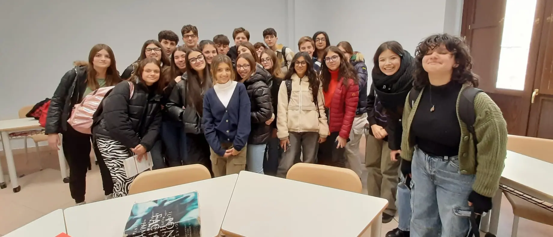 Scrittrici in erba, al Telesio la giovane Carolina reinterpreta il mito di Medusa