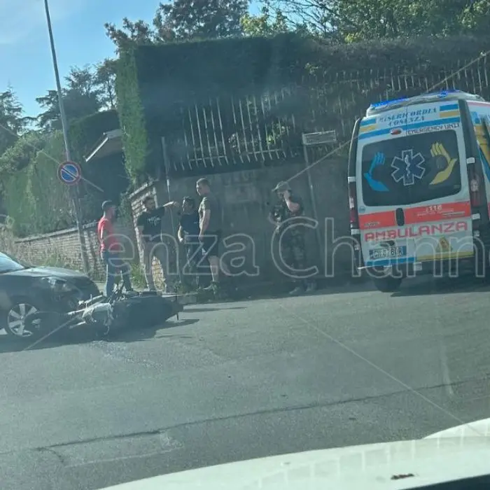 Scontro auto-moto tra Cosenza e Castrolibero: traffico paralizzato