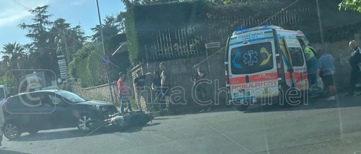 Scontro auto-moto tra Cosenza e Castrolibero: traffico paralizzato