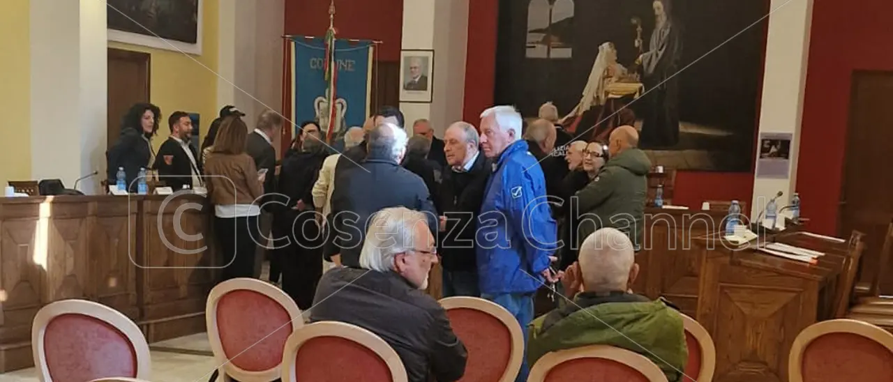 Cetraro, si va verso un \"governo di salute pubblica\". Ma serve azzerare la giunta