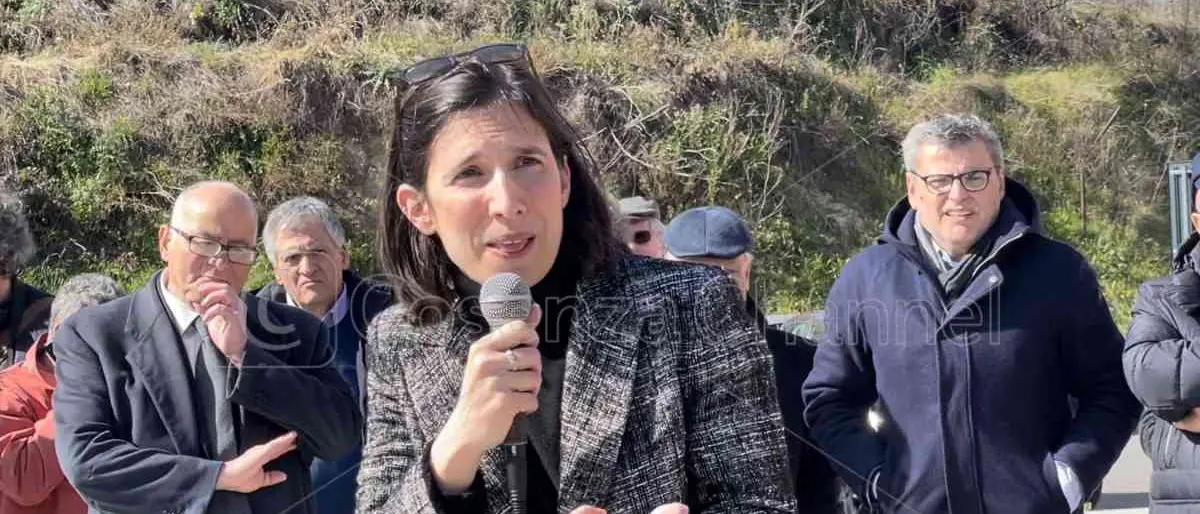 Elly Schlein, il primo pensiero della nuova segretaria del Pd vola alla Calabria