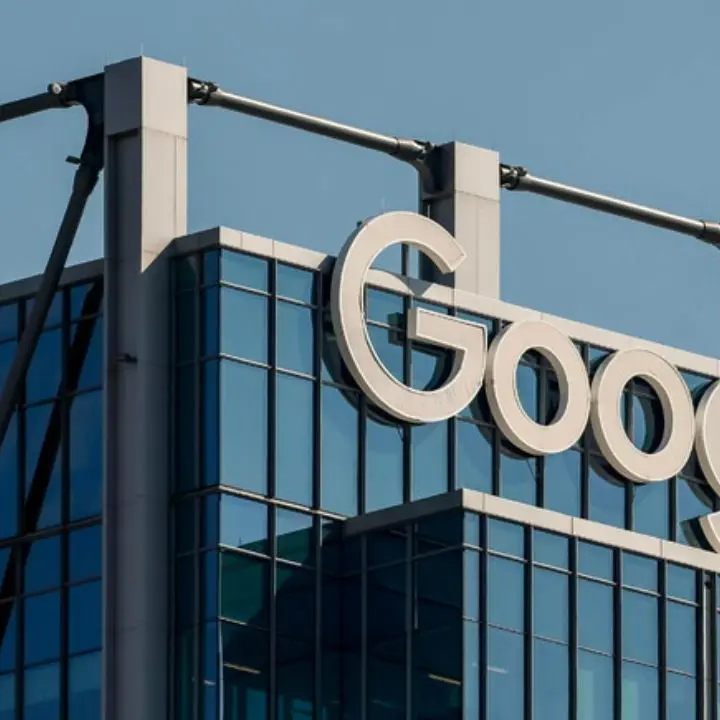 «Google ci ruba gli articoli»: gli editori indipendenti denunciano l’IA alla Commissione europea\n