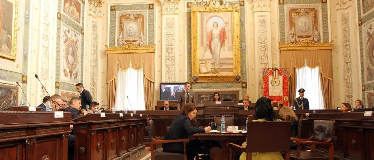 Provincia di Cosenza, la minoranza bacchetta Succurro sul bilancio