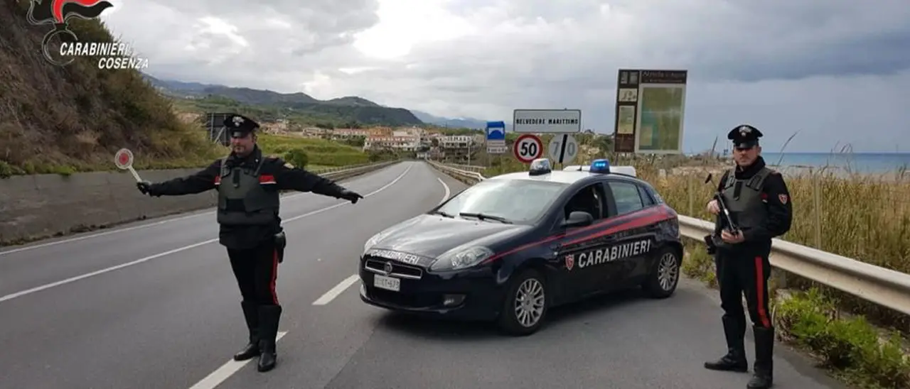Belvedere Marittimo, incendia l'auto della ex. Divieto di avvicinamento ad un 40enne