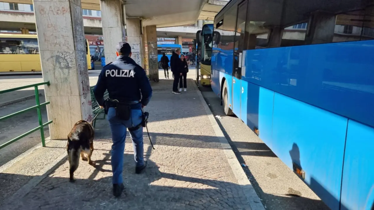 L'Autostazione di Cosenza fa ancora paura: «Ogni giorno spaccio e aggressioni»