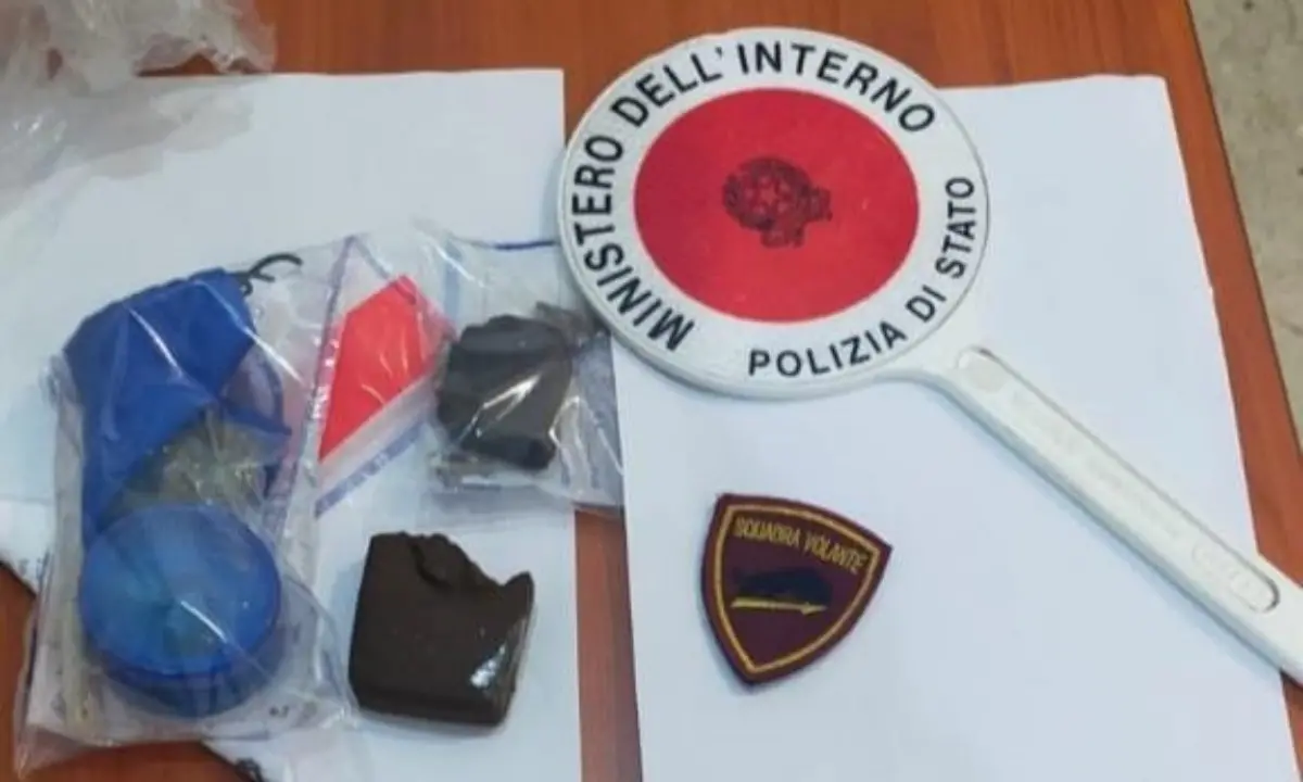 Sicurezza, verifiche della polizia in tutta la provincia: 129 posti di controllo e 12 denunce