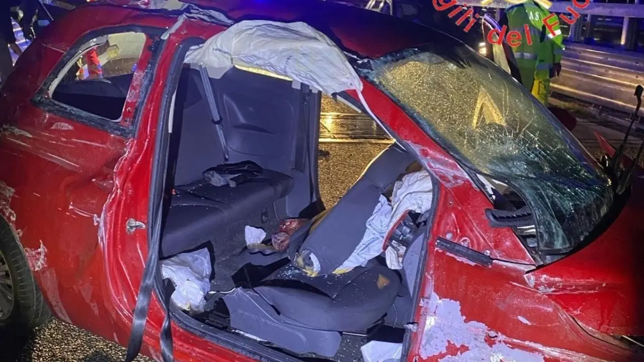 Incidente nella notte sull’A2. I feriti trasportati a Cosenza