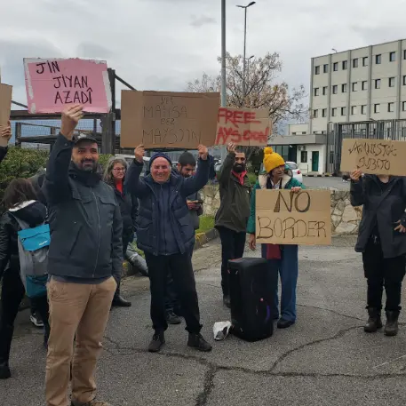 Castrovillari, un presidio di solidarietà per l'attivista iraniana Maysoon Majidi