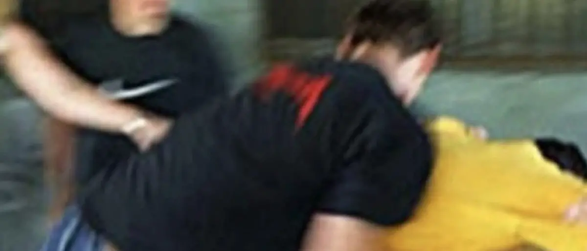 Notte di caos nel centro storico di Rossano. Maxirissa per motivi passionali