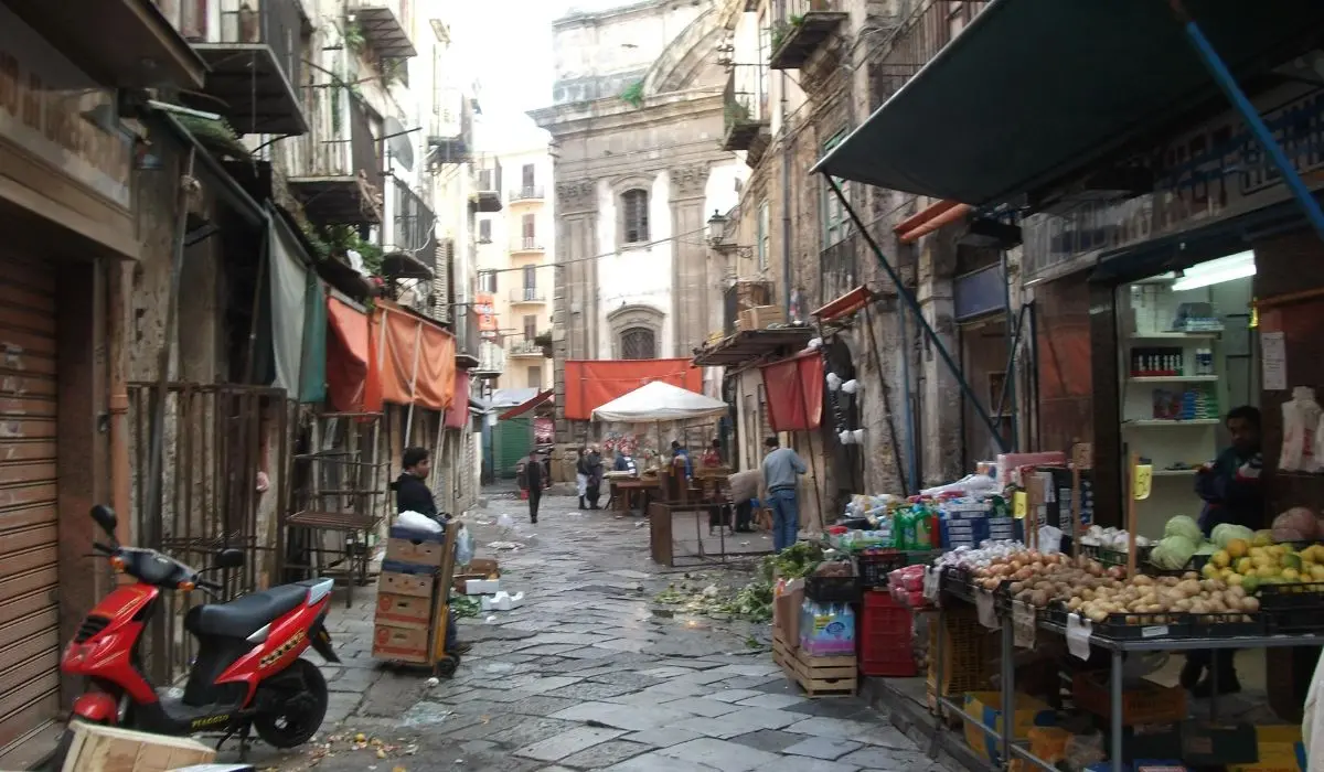 Vagava per le strade di Palermo, ritrovato 14enne di Catanzaro