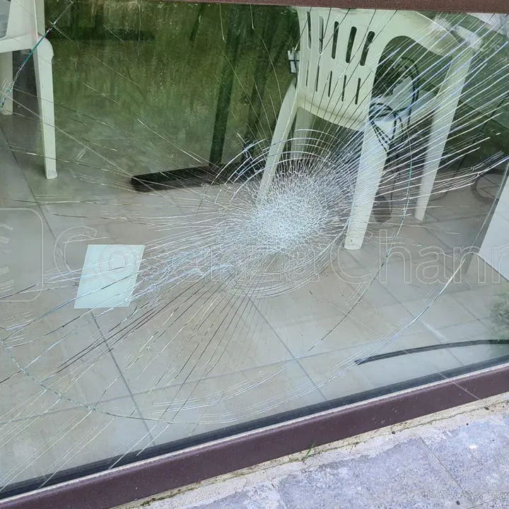Amantea, entrano in Comune e devastano gli uffici. Si teme un'intimidazione