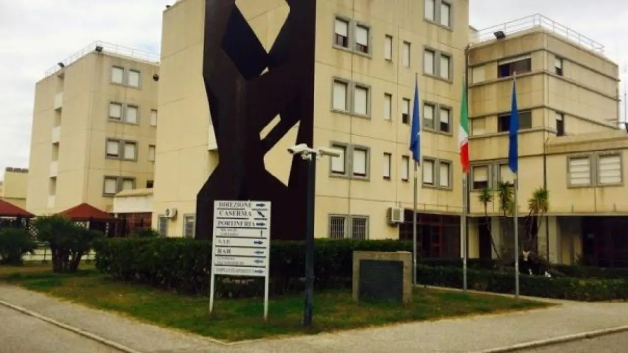 Corigliano Rossano, cinque telefonini rinvenuti in carcere a seguito di un controllo