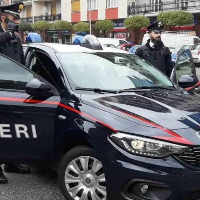 Estorce denaro alla madre, arrestato 44enne di Cosenza