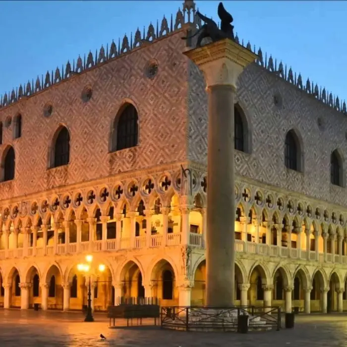 Due borse abbandonate in piazza San Marco a Venezia: scatta l'allarme bomba