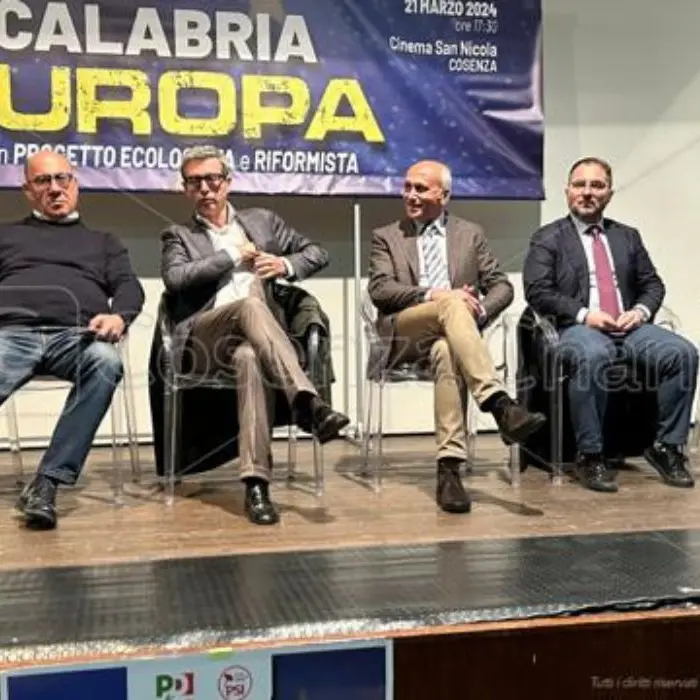 Caruso davanti a Maraio e Orlando: «A Cosenza come a Bari ecco il vero volto della destra»