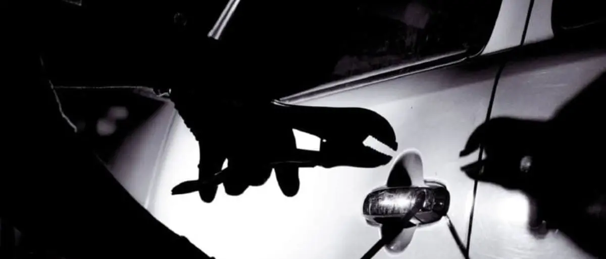 Cosenza, furti d'auto a go-go: l'ultimo raid in via Libero Grassi