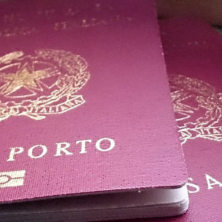Cosenza, richiesta e rinnovo passaporti anche alle Poste. Ecco dove presentare la domanda