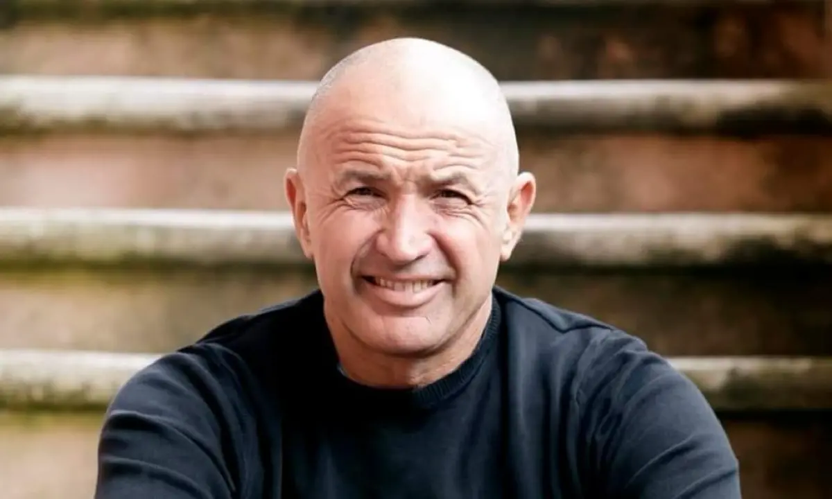 Iannacone arriva al teatro Rendano di Cosenza. «La resistenza è la nostra forza»