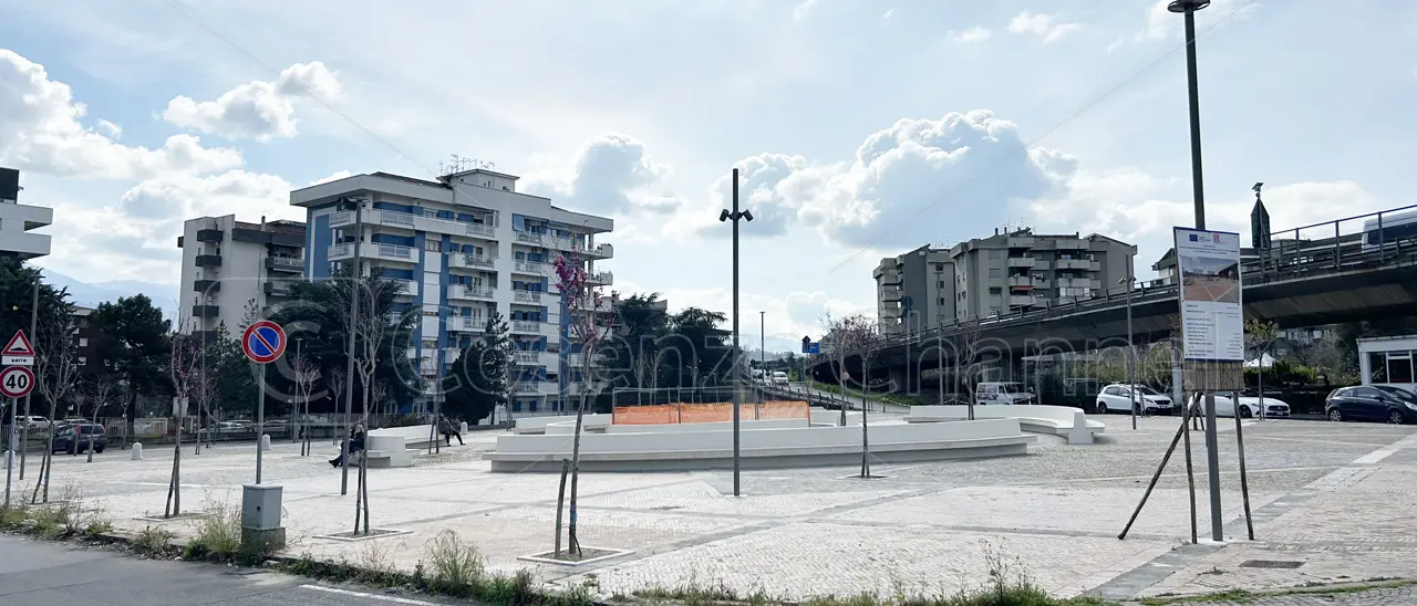 Rende, riapre piazza De Vincenti dopo i lavori di restyling
