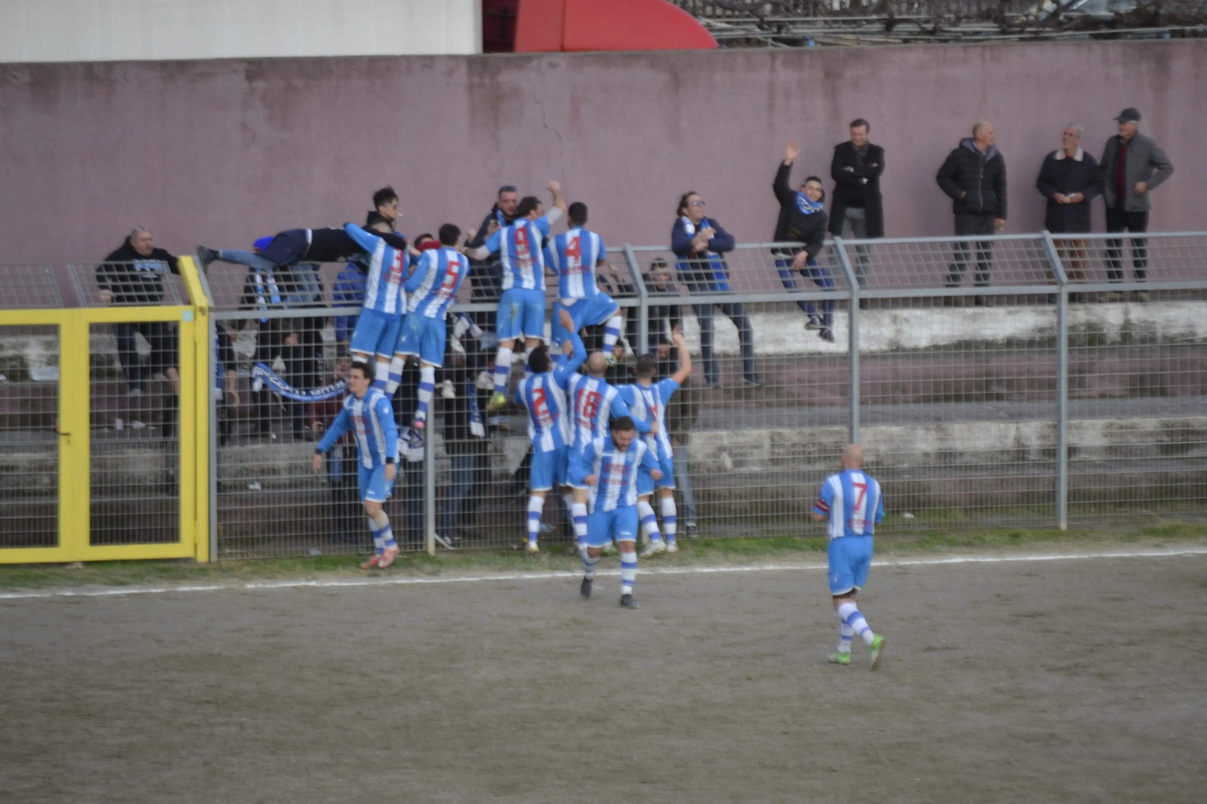 Al Corigliano i tre punti, al Belvedere gli applausi. Il fotoracconto del match