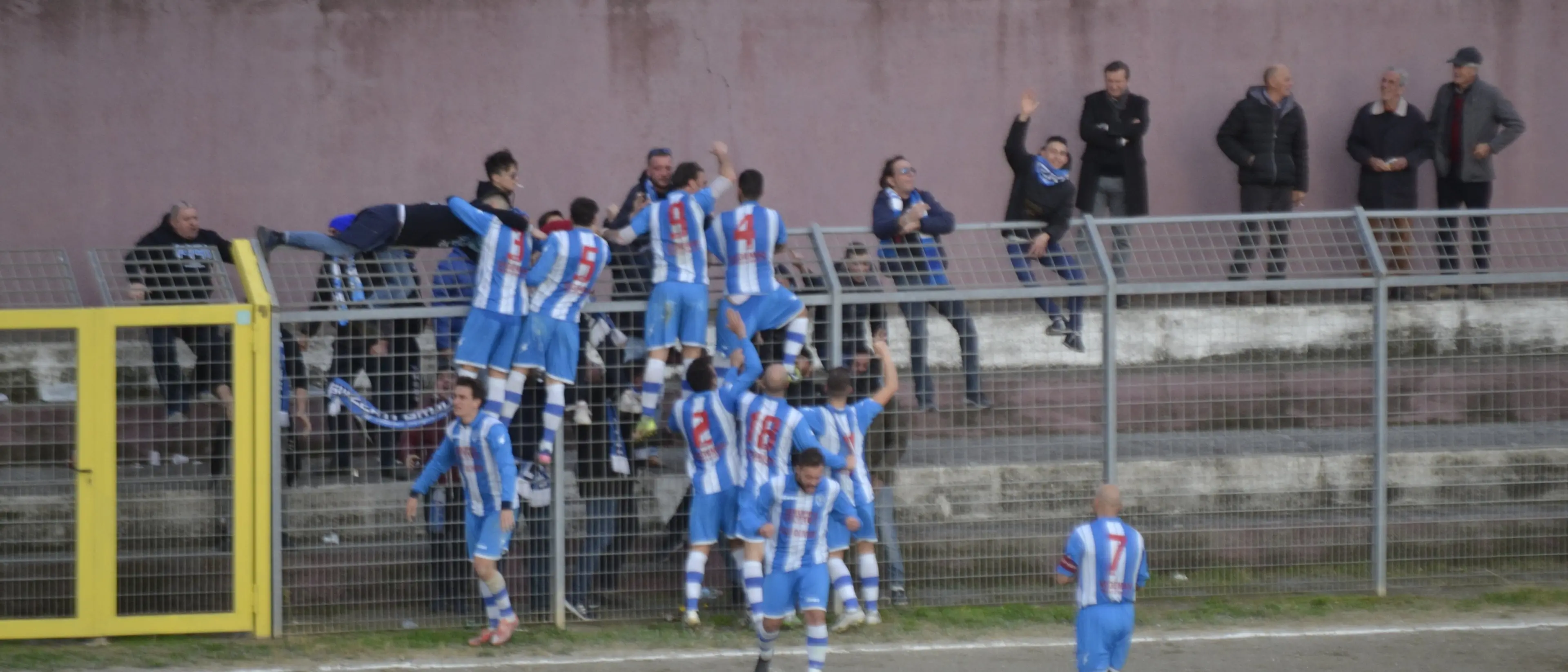 Al Corigliano i tre punti, al Belvedere gli applausi. Il fotoracconto del match