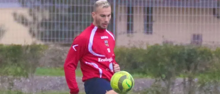 Cosenza, Perez non è al meglio. Baclet scalda i motori