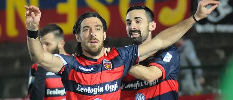 Pascali, c'è l'accordo per il rinnovo. Il difensore resta a Cosenza