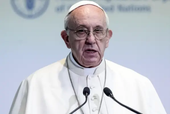 Papa Francesco: \"Pensare agli altri è segno di vera salute\"