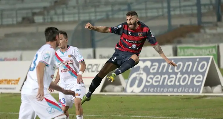 Cosenza, per Pinna la spunta la Casertana. Accordo fatto