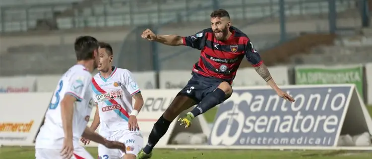 Cosenza, per Pinna la spunta la Casertana. Accordo fatto